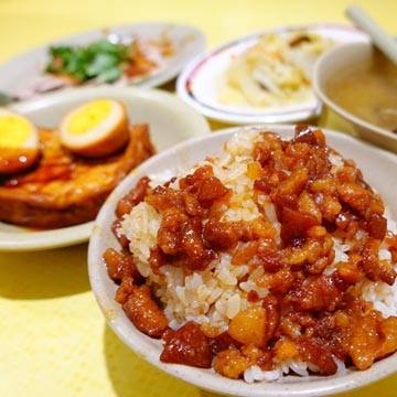 店小二魯肉飯 (DianXiaoer braised pork rice)